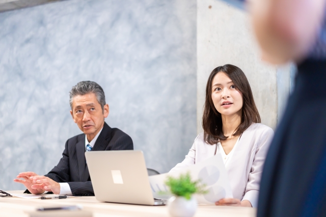 女性社員